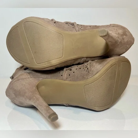 Lauren Conrad Peep-Toe Ankle Boots 4 Inch Heel Beige Laser Cut Tan - Picture 7 of 7